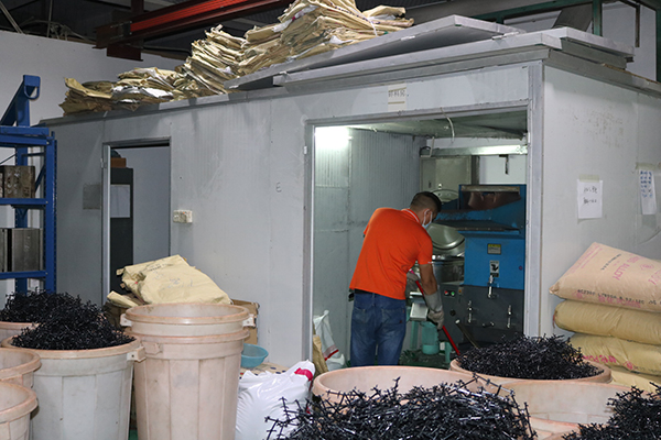 模具制造廠注意了：“工程塑料”也有云泥之別！