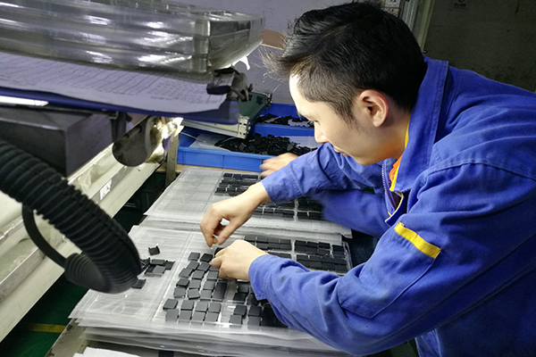 藍(lán)牙耳機(jī)模具廠——2018提前開啟放假模式對(duì)廠家是否有影響？
